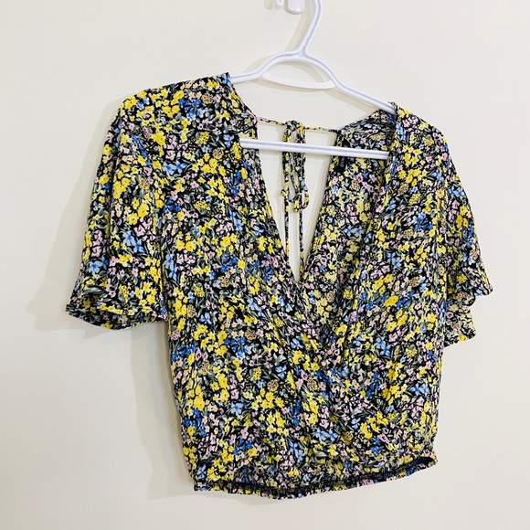Dynamite | Floral Wrap Cropped Blouse - Picture 1 of 2